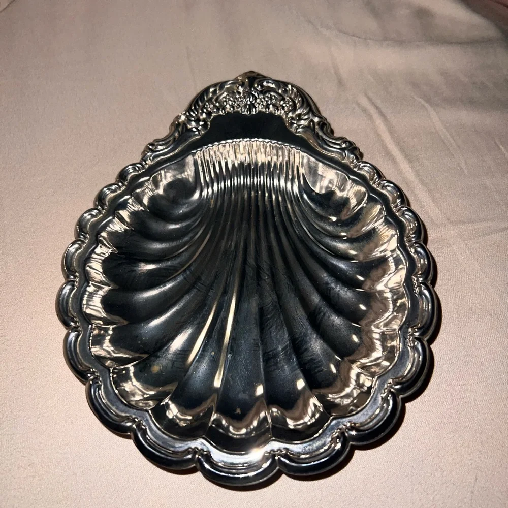 Silverplate Shell-Shaped Bowl Baroque & Rococo Style Classic Shell Pattern. - Picture 2 of 5